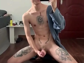 Solo Gay Boy Naigai1996享受手淫和射液 hot gay threesome porn