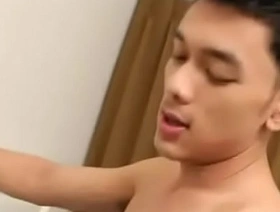 年轻和有吸引力的男人从事热情的同性亲密关系 korean twink porn jubilant