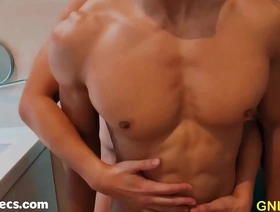 亚洲健身爱好者沉迷于自我愉悦和肌肉崇拜 japan blissful porn hot