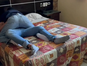 性感的肌肉家伙用性机器探索他的肛门乐趣 indonesian gay porn videos