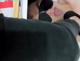 亚洲奴隶对他的老板的脚崇拜 exfeed japan gay porn