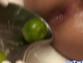 年轻的亚洲Twink喜欢在他的紧孔中与各种物体一起插入 gay korean public porn