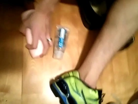 亚洲青少年在自慰时探索新的娱乐装置 korean flesh bottom merry porn