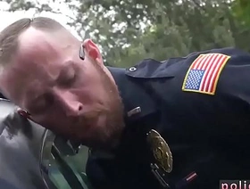 同性恋警察在日本与年长的男人进行粗暴性行为 hot gay bodybuilder porn