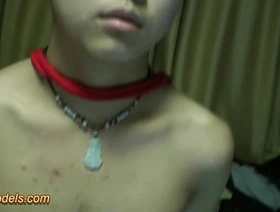 同性恋Twink在受到限制的同时，从一个良好的伴侣那里得到打手枪 korean group cheerful porn