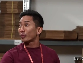 与同事在库存室中的鞍同性恋肛交 gay chinese bodybuilder porn