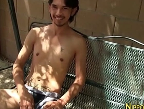 亚洲同性恋者在户外自慰 gay porn hot muscle