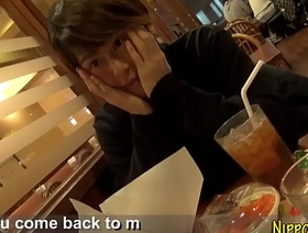 年轻的亚洲家伙在相机上快乐 elated asia massage porn