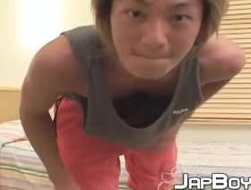 亚洲大块头，完美无瑕的屁股大开头他的巨大成员 japan couple gay porn