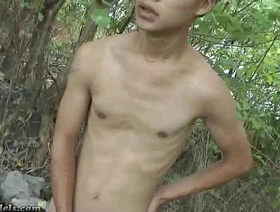 亚洲男孩提供令人振奋的打手枪和口交技能 muscular chinese gay porn