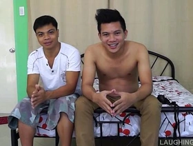 Rolly的敏感脚和腋窝是此挠痒痒和卡明的重点 gay hot cum porn