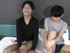 紧紧的twink使他的屁股砸在高清 japan uncaring porn industry