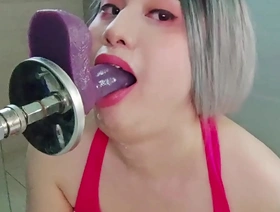 业余同性恋者为假阳具机器准备口头技能 hot twinks gay porn