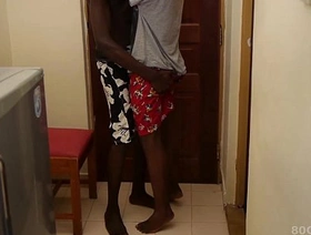 同性恋Twinks Toni和Jack从事不受保护的性别和口腔刺激 chinese gay delivery porn