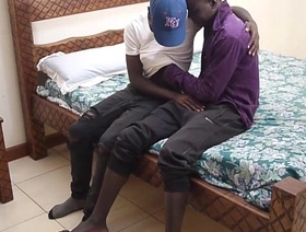 年轻的同性恋Twinks Michael和Arthur的性爱 free gay porn taiwan