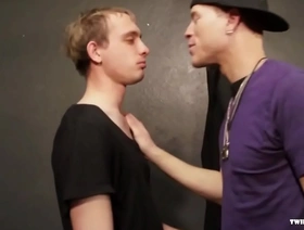 布雷克（Blake）在同性恋遭遇中获得泰勒（Tyler） porn gay thailand