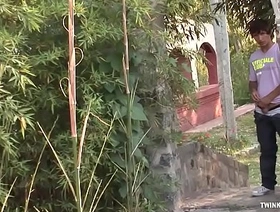 年轻的拉丁裔大学男孩西蒙和吉勒斯从事性活动 hot gay porn desi