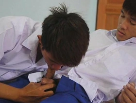 亚洲Twink喜欢强烈的鞍口交 korean boyhood gay porn