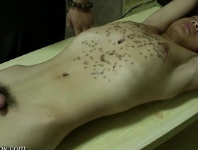 亚洲Twink与Hot Wax一起提交BDSM Play video gay porn asia