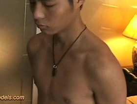 带有大阴茎的同性恋者被绑起来并自慰 korean youtuber gay porn