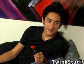 亚洲Twink Alex Todd和老年男子的同性恋色情视频 asia gay porn star