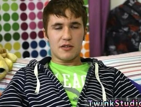 Kain Lanning的感性同性恋按摩会带来热情的性爱 blithe porn japan gif