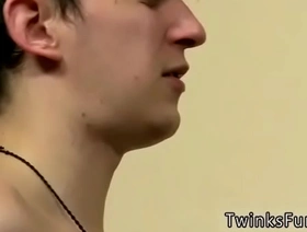 年轻的亚洲twinks进行鞍性肛交 black and chinese gay porn