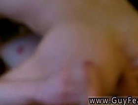 痕迹拍摄两个亚洲twink同性恋者之间的激情 singapore jc gay porn