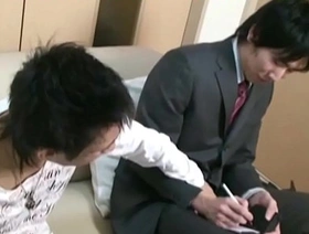 一个年轻的亚洲同性恋参加小组性爱会议 porn korean gay