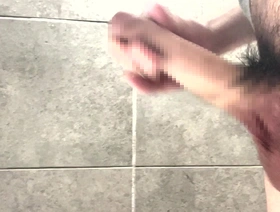 一个年轻的日本男子和他的大会员一起快乐 japan gay porn videos