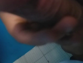 娇小的日本女孩在洗手间给打手枪 hot gay porn pinoy