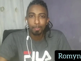 Soloboy Romynhorj的感性户外吮吸和他妈的表演 indonesian gay boy porn