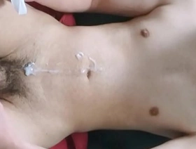 日本男孩的手淫会以令人满意的高潮结束 japan muscle bear gay porn