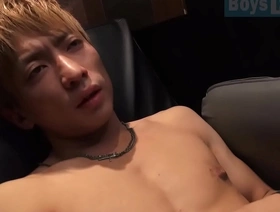 泰国Twink Kazun的第一个独奏表演 japan gay sauna porn