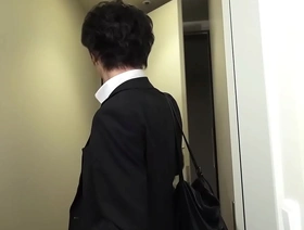 日本螺柱返回酒店进行淋浴混蛋视频 gay porn star hot