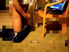 同性恋者通过观看日本成人内容而达到高潮 japan gay porn blot out ch