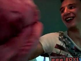 高清视频中的同性恋深处和面部金发的面部 chinese gay cam porn