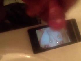 Tomoko Kawas的可爱日本脸在感性的独奏场景中被暨覆盖 chinese money gay porn