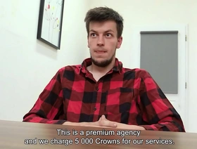 年轻人在第一天就用口交和肛交给老板留下深刻的印象 korean gay twitter porn