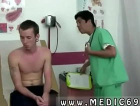 同性恋Twink从女医生那里进行感官身体检查 chinese webcam gay porn