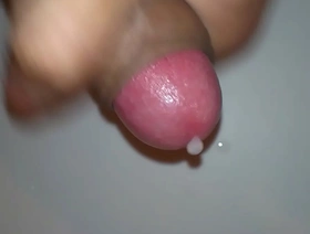 Soloboy喜欢在镜头前取悦自己 hot asians gay porn