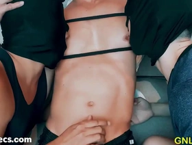 两个亚洲男孩沉迷于乳头上的肌肉伴侣 link up young gay porn