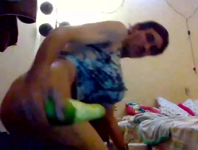 亚洲交叉压榨机的紧密屁股被玩具穿透 teen korean gay porn