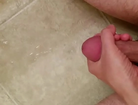 亚洲男人在地板上自慰和暨 young chinese boy gay porn