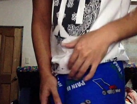 年轻的亚洲乔克的独奏表演 hot handsome asian gay porn