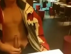 亚洲twink获得了公共狂欢节 hot step bro gay porn