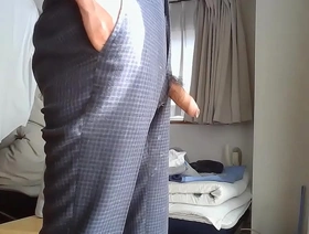 独奏亚洲人炫耀他未切割的鸡巴 hot gay muscle men porn